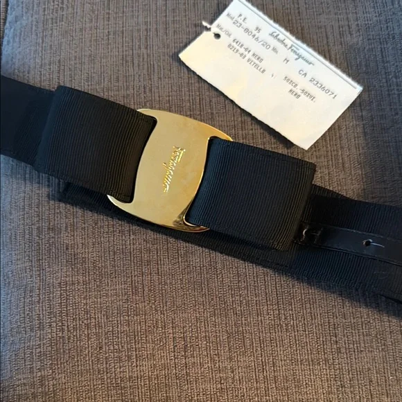 Salvatore Ferragamo Black and Gold Belt - Picture 1 of 3